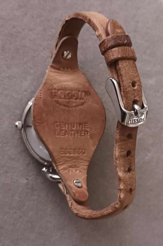 Fossil Women`s Georgia Silver/Steel Round Leather Watch. ES2830.