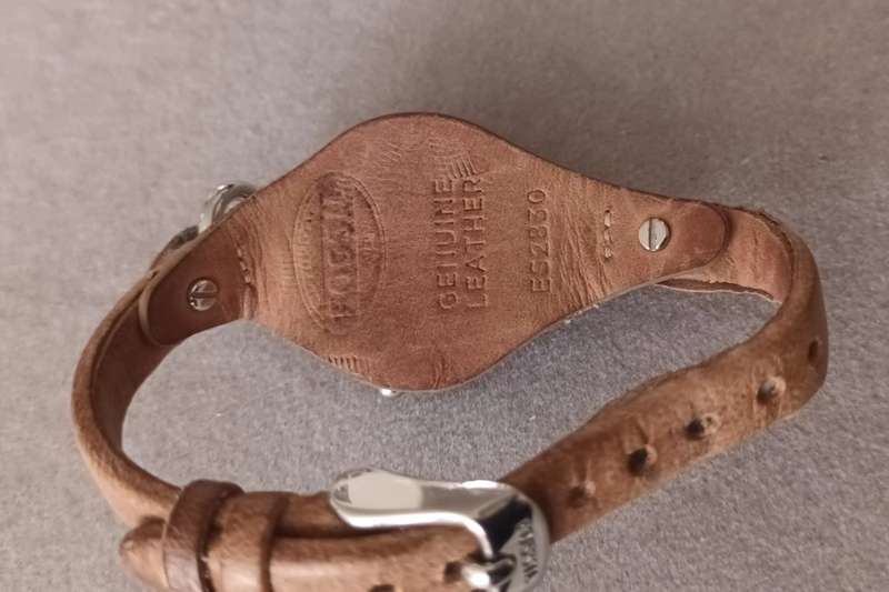 Fossil Women`s Georgia Silver/Steel Round Leather Watch. ES2830.