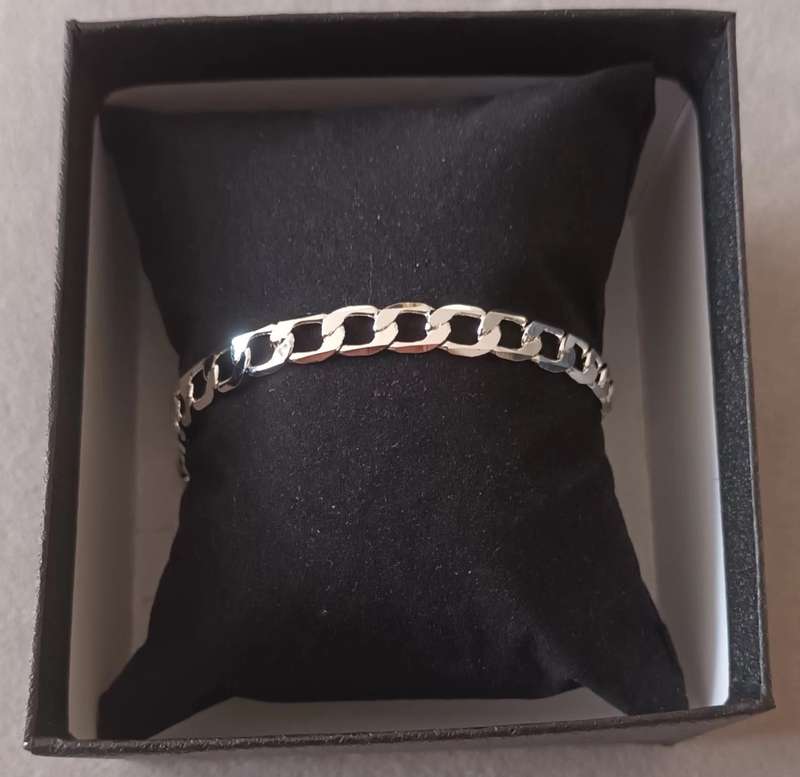 Sterling Silver Men`s Bracelet. 6.2g. 20cm. Width 6mm.