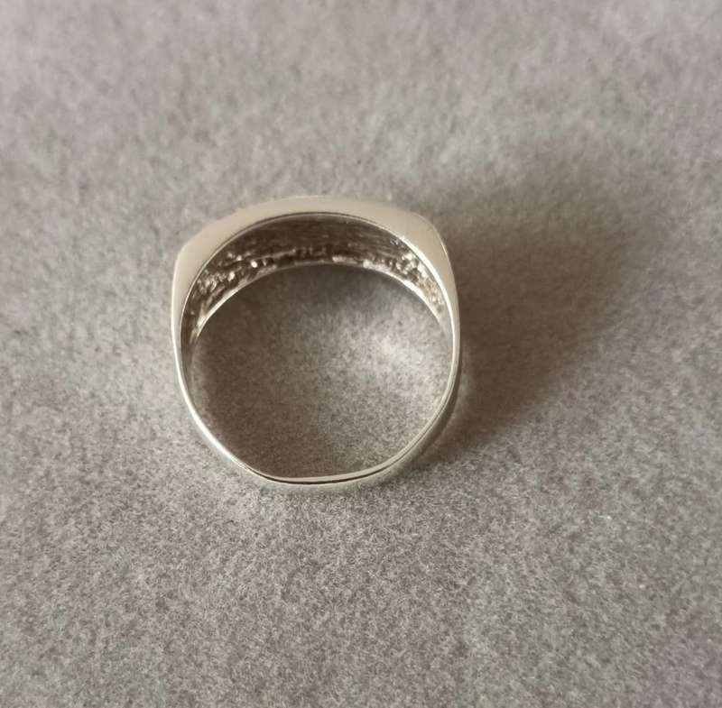 Sterling Silver & Gold Tone Men`s Ring. 4.3g. Size U 1/2.