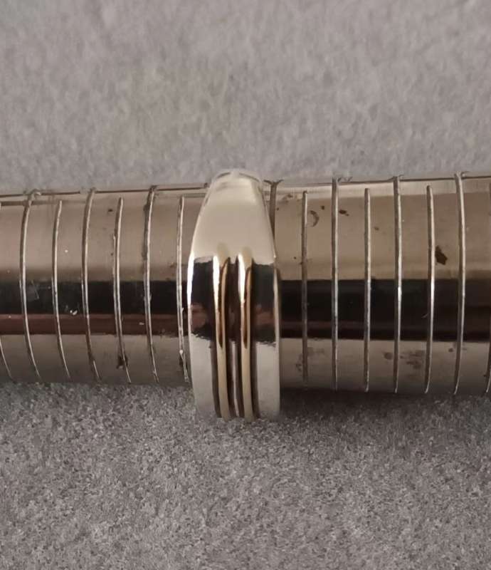 Sterling Silver & Gold Tone Men`s Ring. 4.3g. Size U 1/2.