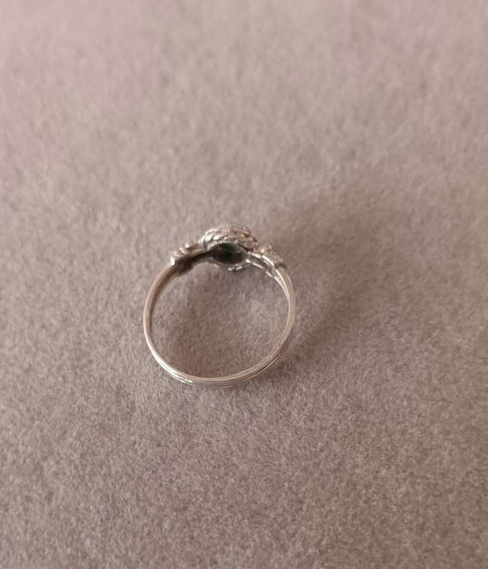 Sterling Silver Ring with Turquoise Stone. 2g. Size K.