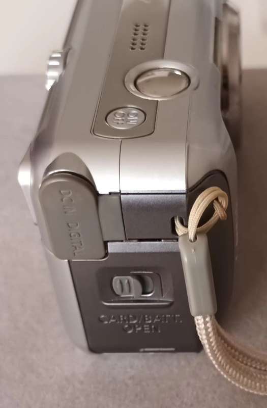 CANON PC1226 Digital Camera