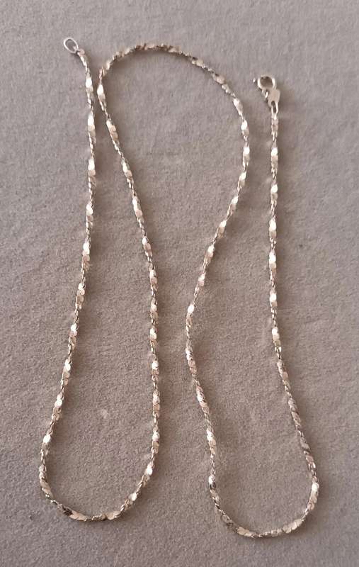 Sterling Silver Extra Long Curb Chain. 4.8g. 60cm.
