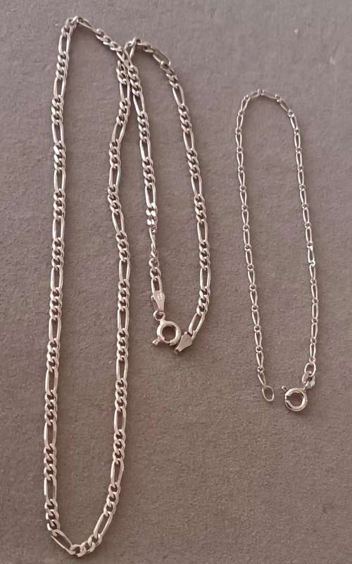 Sterling Silver Figaro Chain & Bracelet. 7.7g.