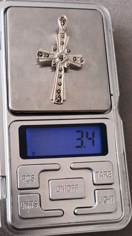 Exquisite Sterling Silver Necklace with Marcasite cross Pendant. 11.4g. 51cm.