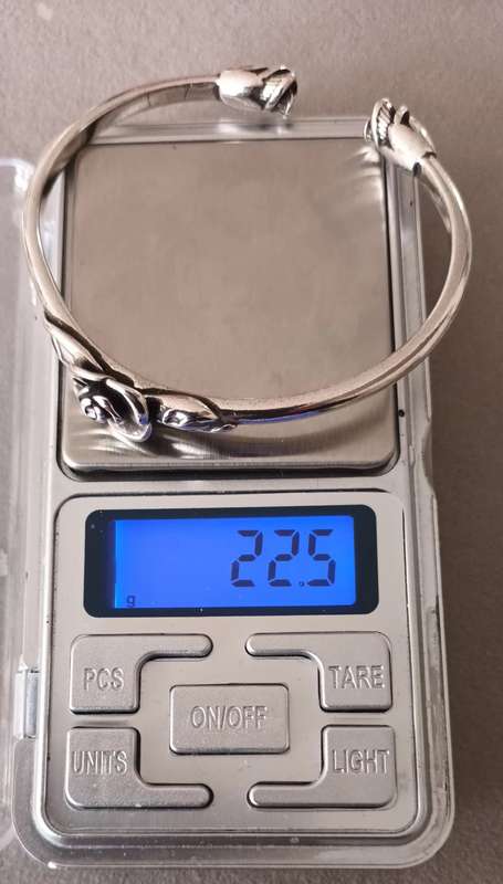Exquisite Sterling Silver Open Cuff Rose Bangle. 22.5g. Diameter 6.5cm.