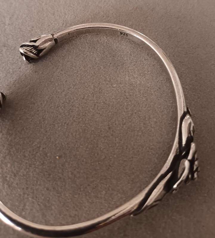 Exquisite Sterling Silver Open Cuff Rose Bangle. 22.5g. Diameter 6.5cm.
