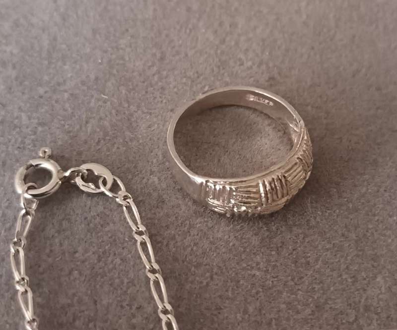 Sterling Silver Lot. 12.9g.