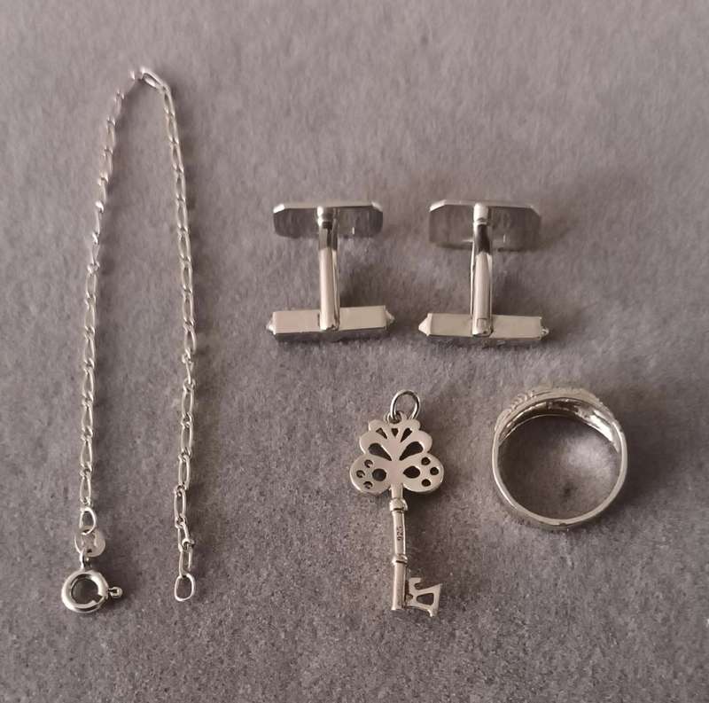 Sterling Silver Lot. 12.9g.