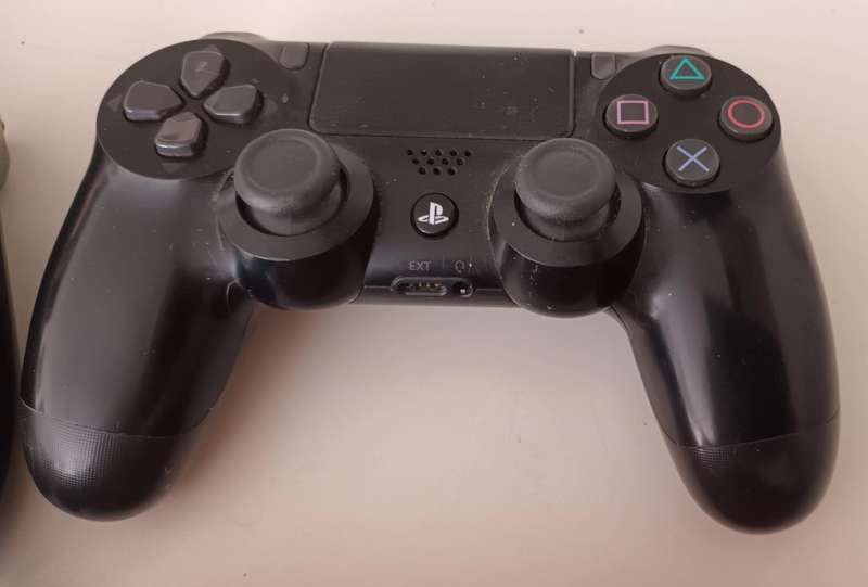 PlayStation & Wii remotes for spares or fixing.