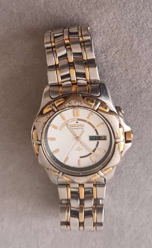 Seiko Kinetic Model 711623. Working 100%. Doesn't need battery replacements.