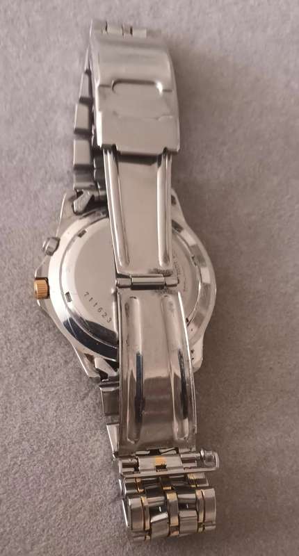 Seiko Kinetic Model 711623. Working 100%. Doesn't need battery replacements.