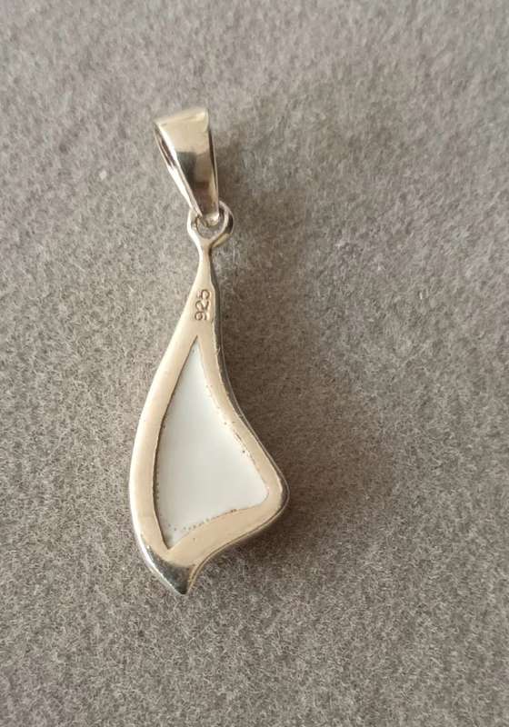 Sterling Silver Pendant with Mother of Pearl Inset.