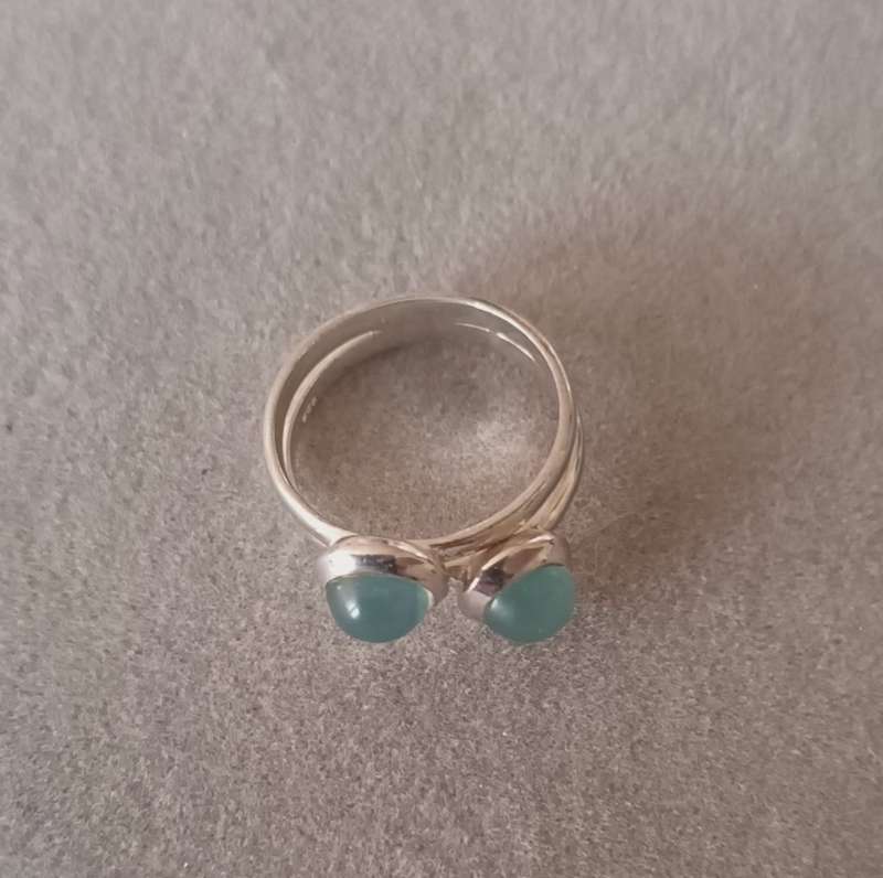 Gorgeous Sterling Silver Ring with Aquamarine Stones.