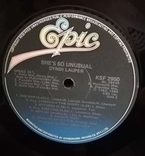 CYNDI LAUPER-SHE`S SO UNUSUAL LP VINYL RECORD