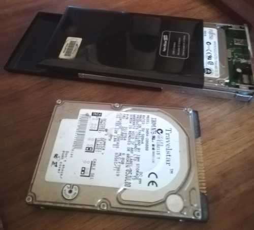 IDE NEXSTAR LITE EXTERNAL 2.5 HARD DRIVE ENCLOSURE WITH 2 X HARD DRIVES (6.0GB + 20.0GB)