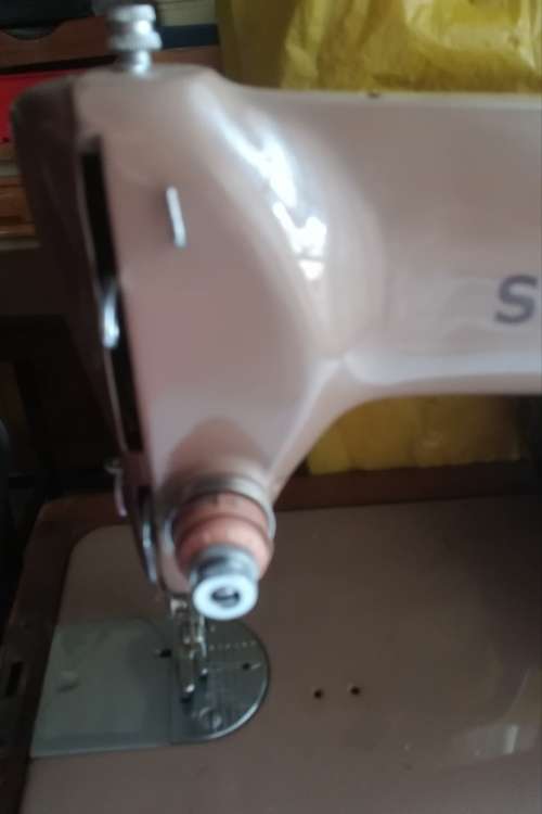 Antique Electric Singer Sewing Machine Model 185K.