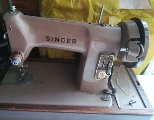 Antique Electric Singer Sewing Machine Model 185K.