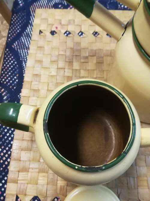 VINTAGE ENAMEL DOUBLE COOKER AND TEAPOT.