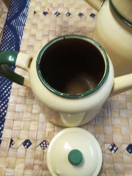 VINTAGE ENAMEL DOUBLE COOKER AND TEAPOT.