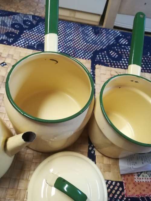VINTAGE ENAMEL DOUBLE COOKER AND TEAPOT.