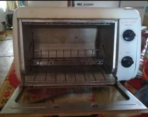 RARE Vintage Singer Heaters. Model SGO-007. Miniture oven/toaster.