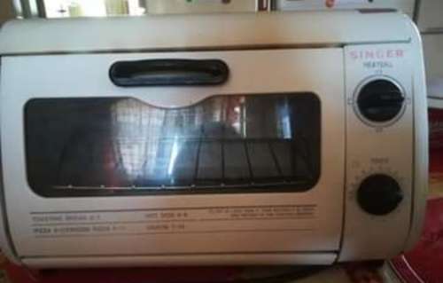 RARE Vintage Singer Heaters. Model SGO-007. Miniture oven/toaster.