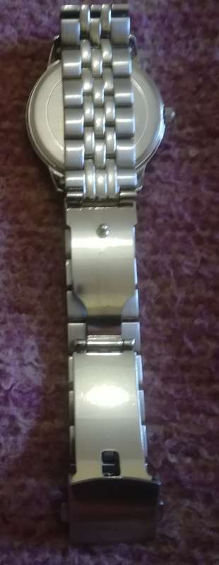 Guess Ladies Watch Stainless Steel Thin Mint.