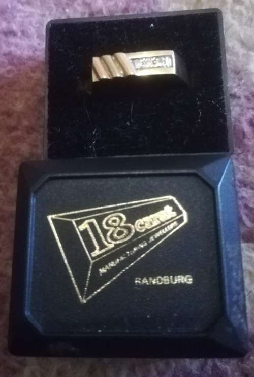 Men`s Diamond Ring. Yellow Gold 9ct. 0.06ct Diamond. 3.69g.