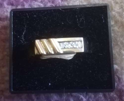 Men`s Diamond Ring. Yellow Gold 9ct. 0.06ct Diamond. 3.69g.