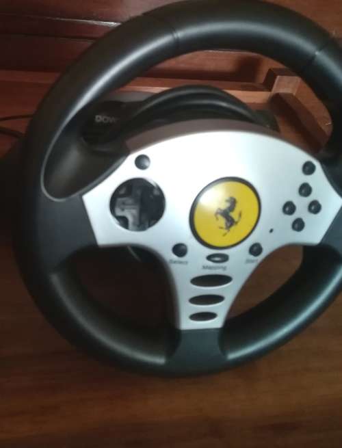 THRUSTMASTER CHALLENGE UNIVERSAL 5 - in 1 FERRARI