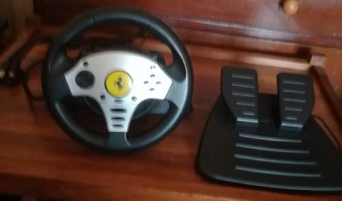 THRUSTMASTER CHALLENGE UNIVERSAL 5 - in 1 FERRARI