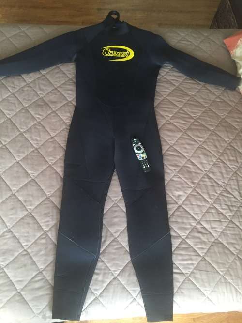 Cressi-Sub Wetsuit, size XL (5) (with free hanger)