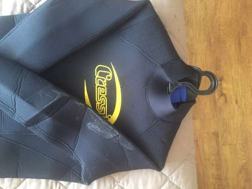 Cressi-Sub Wetsuit, size XL (5) (with free hanger)