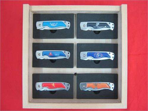 OFFICAL SA RUGBY KNIVE IN SHOW CASE BID FOR YOUR TEAM KNIVE