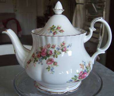 Brand New Large Royal Albert " Moss Rose " Teapot with Gold Trimming "No Reserve"