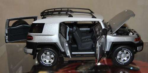 1:18 Autoart Toyota FJ Cruiser