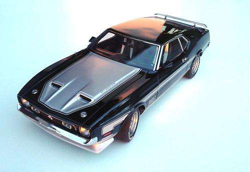 1:18 Autoart Ford Mustang 1971 Mach 1