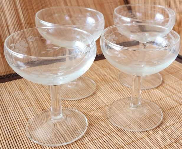 Set of 4 Champagne glasses with Grape Etched into glass