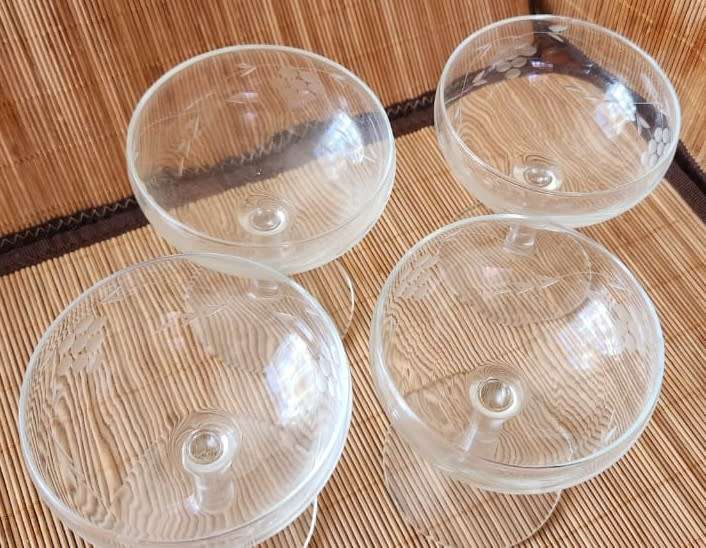 Set of 4 Champagne glasses with Grape Etched into glass