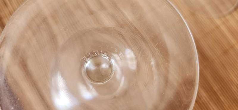 Set of 4 Champagne glasses with Grape Etched into glass
