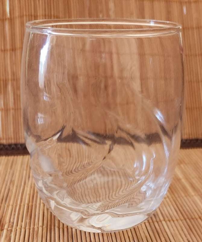 1 Glass Tumbler