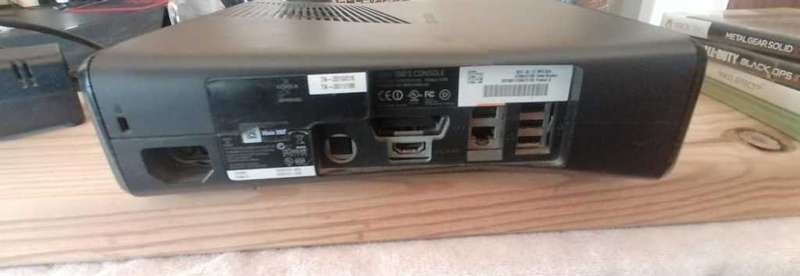 Xbox 360 - With 4 games ,power cable (NO CONTROLLER)