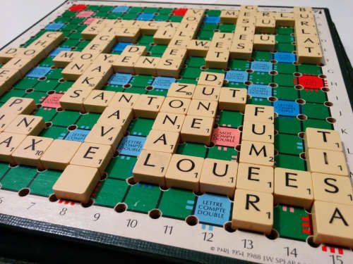 SCRABBLE MAT IN A TUBE