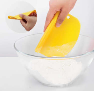DOUGH SCRAPER