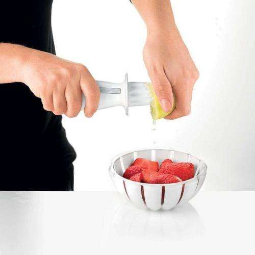SQUEEZE AND GRATE
