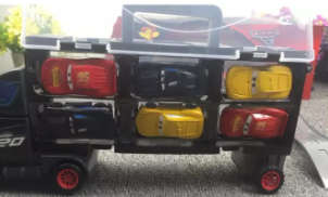 CARS 3 CONTAINER TRUCK WITH 6 CARS