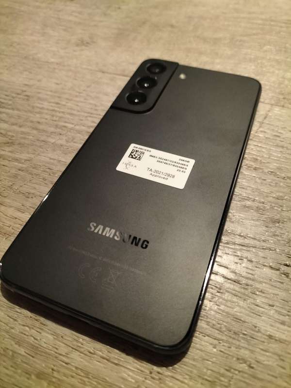 BARGAIN!!!  SAMSUNG GALAXY S22  -AS NEW -- 3 DAYS OLD