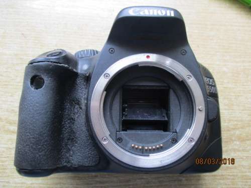 Canon 550 D body only for spares